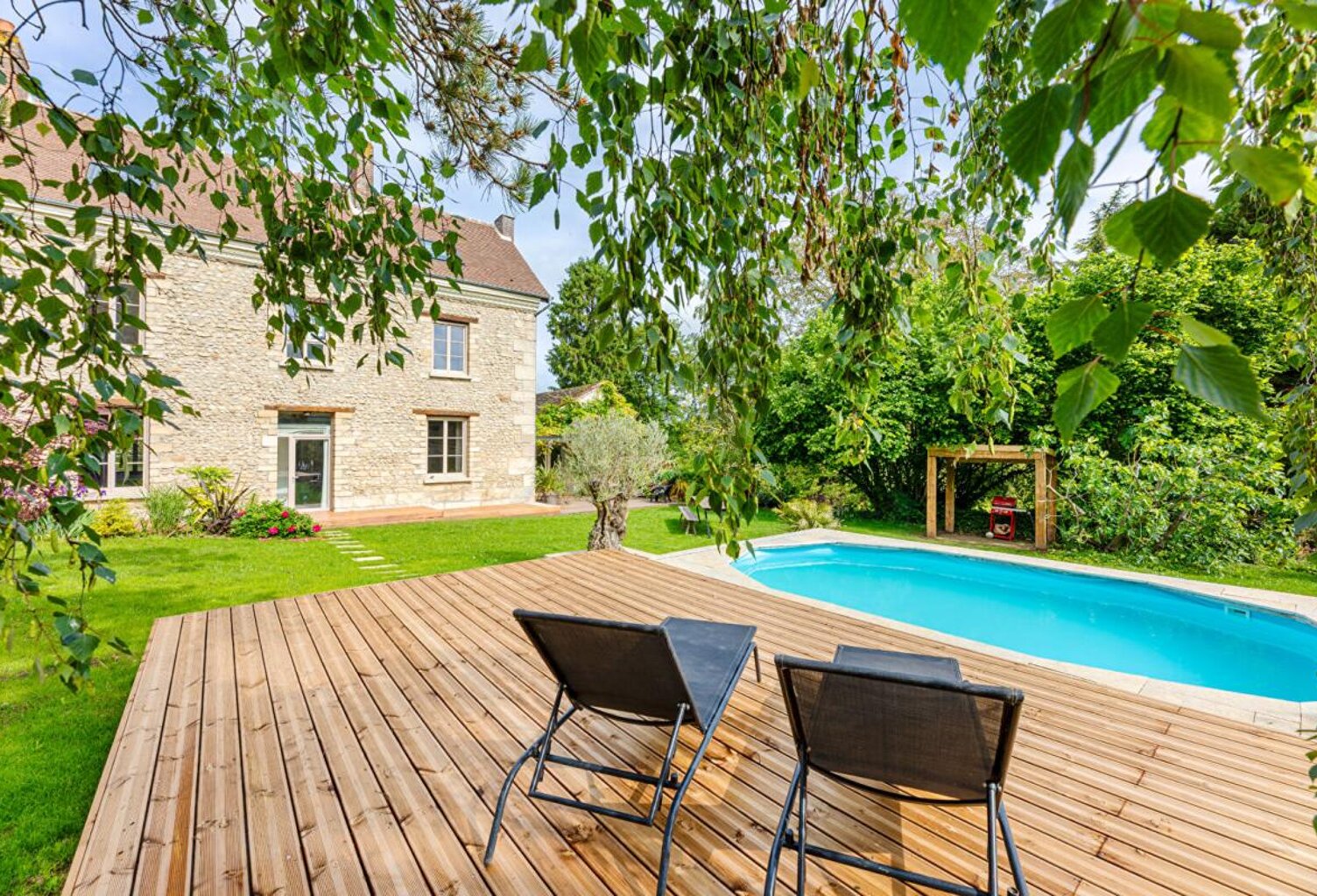 Propriété de caractère sans travaux avec parc paysager et piscine — photo 1