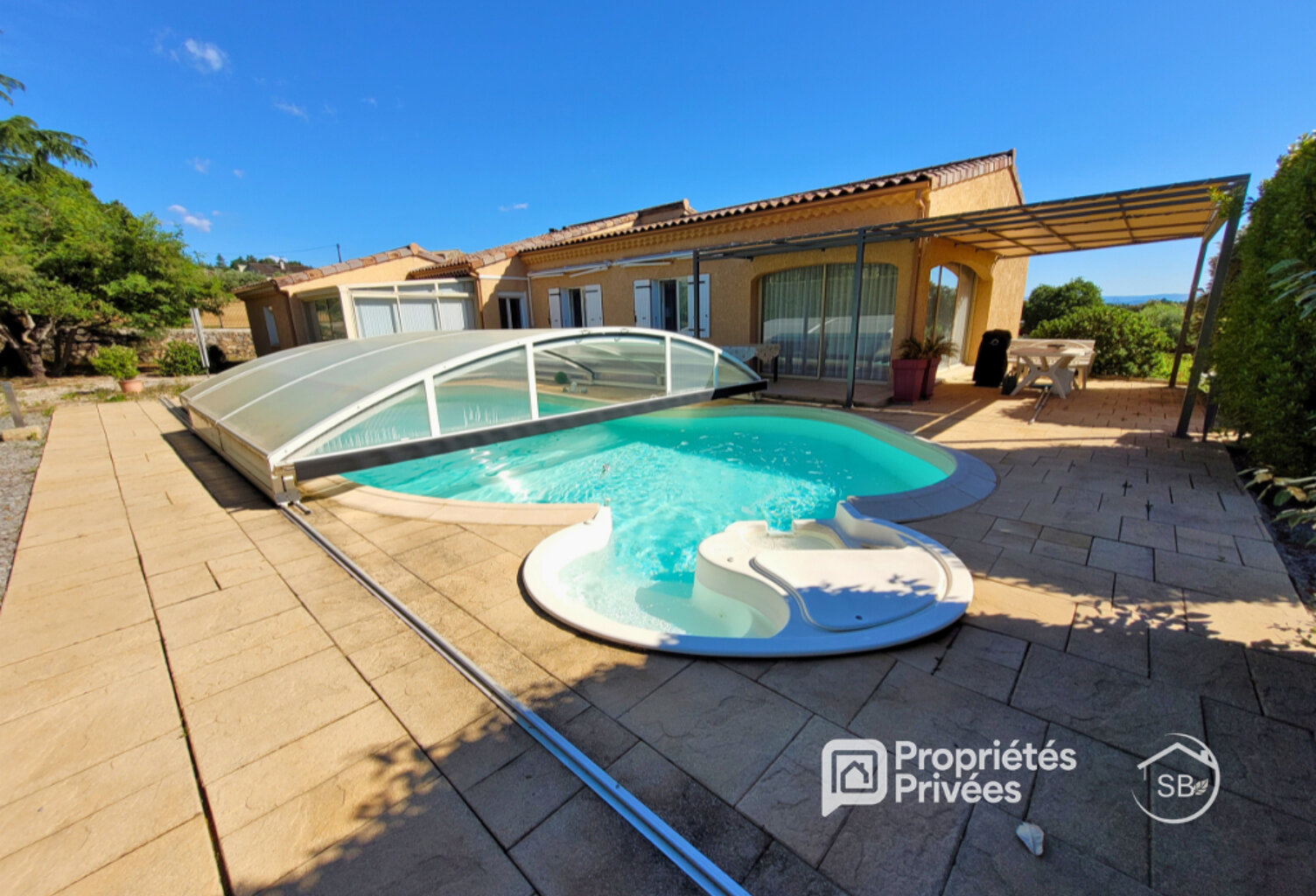 Villa totalement rénovée avec piscine - 3 chambres - Lablachère - 375 000 — photo 1