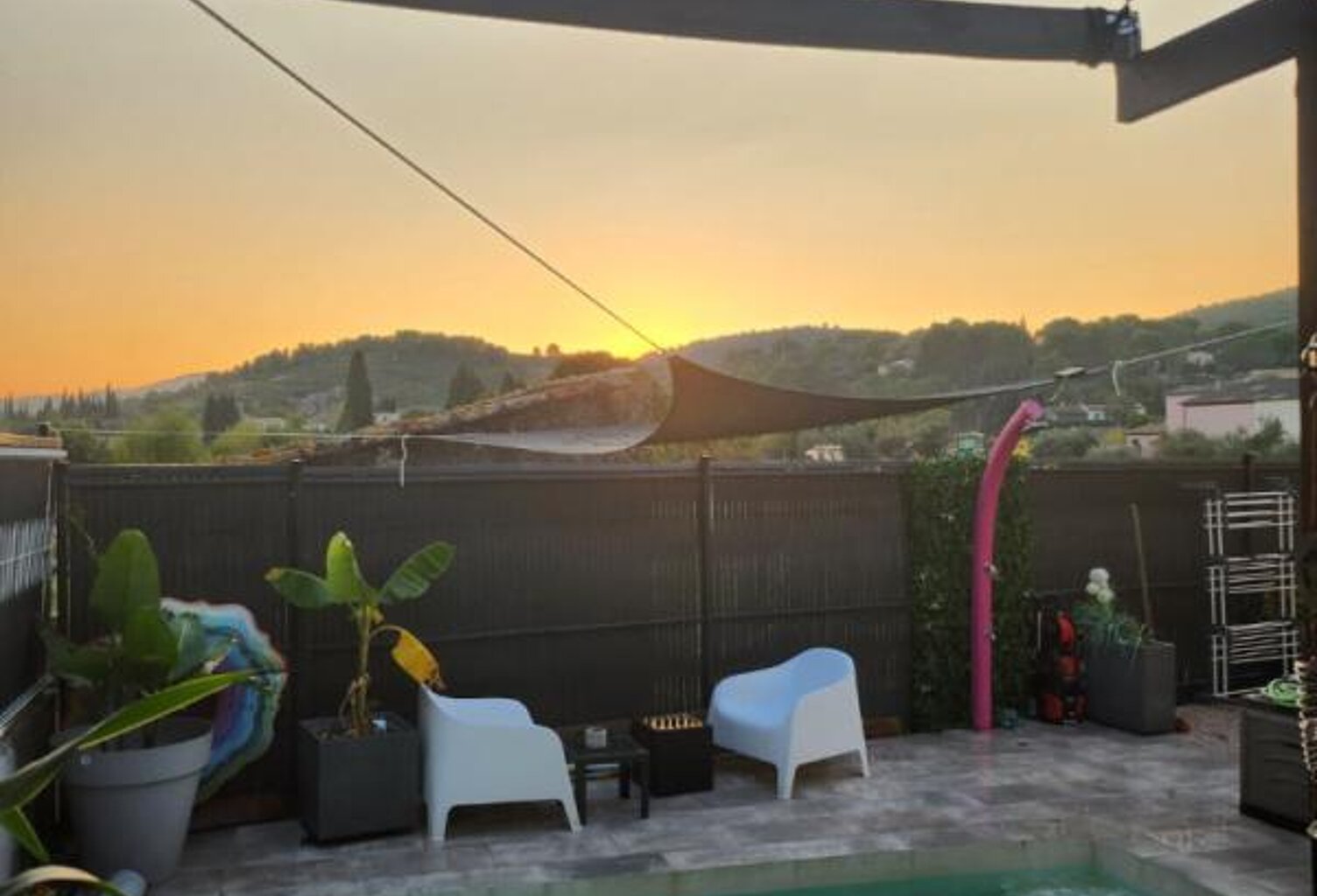 Maison 121 m² avec 5 chambres, piscine, panneaux solaires — photo 1