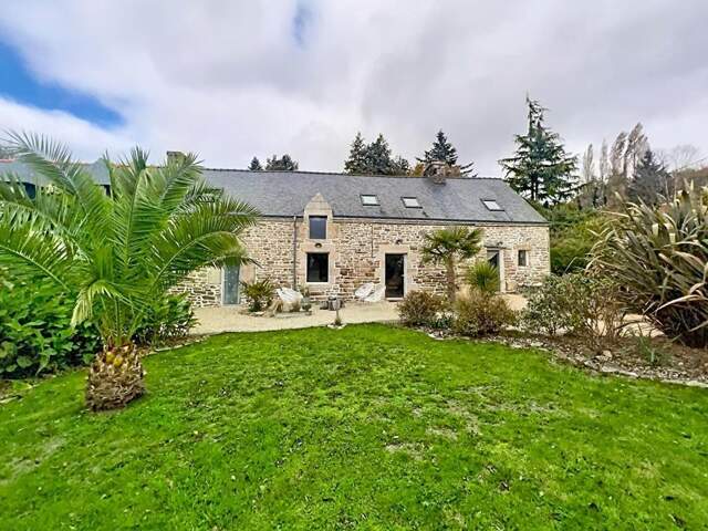 Maison en pierre rénovée 145 m² au sol - 3 chambres - Terrain 1380 m² — photo du bien