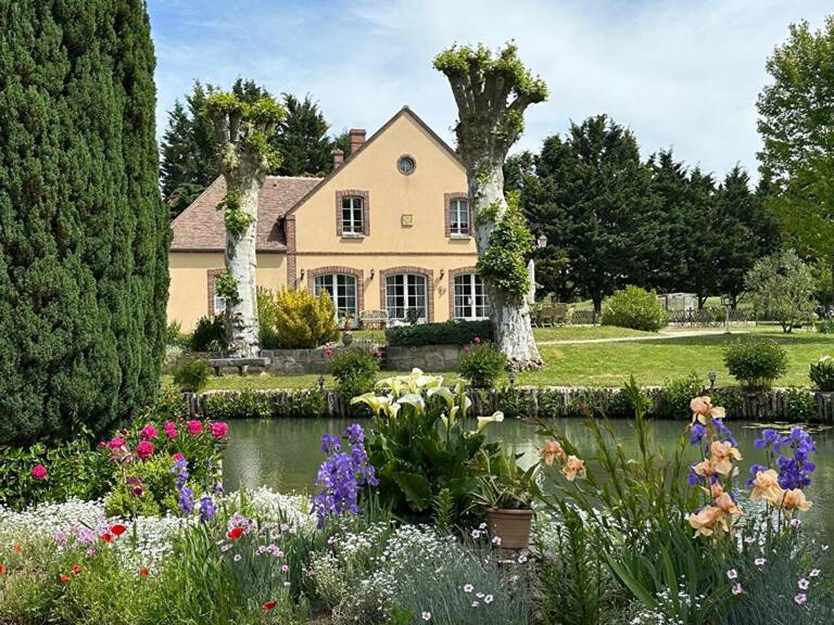 A VENDRE VASTE PROPRIETE Composée de DEUX HABITATIONS et UN STUDIO, ETANG bordée par rivière sur plus de 4,5 Hectares — photo 1