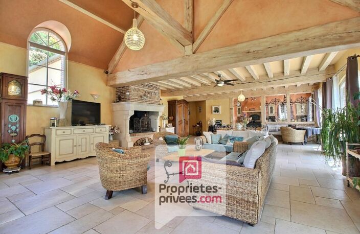 A VENDRE VASTE PROPRIETE Composée de DEUX HABITATIONS et UN STUDIO, ETANG bordée par rivière sur plus de 4,5 Hectares — photo 2