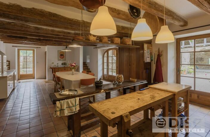 Magnifique propriété en bordure du village de Najac, offrant de superbes vues sur la vallée et le château. — photo 4