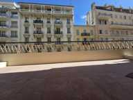 Carre d´Or 2 pièces rénové, grande terrasse sud, zone piétonne — photo 3