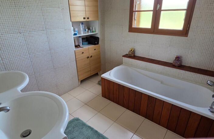 Jolie maison 4 chambres, grand sous-som — photo 4