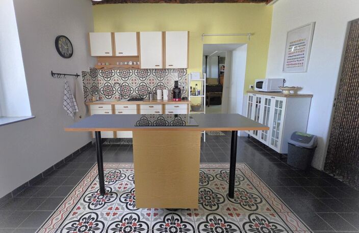 Maison t6 de 208m² sur une parcelle arborée de 1063m² — photo 3