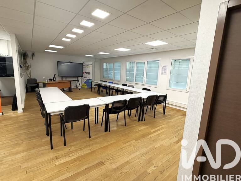 Vente Boutique/Local commercial 121 m&sup2; — photo 1