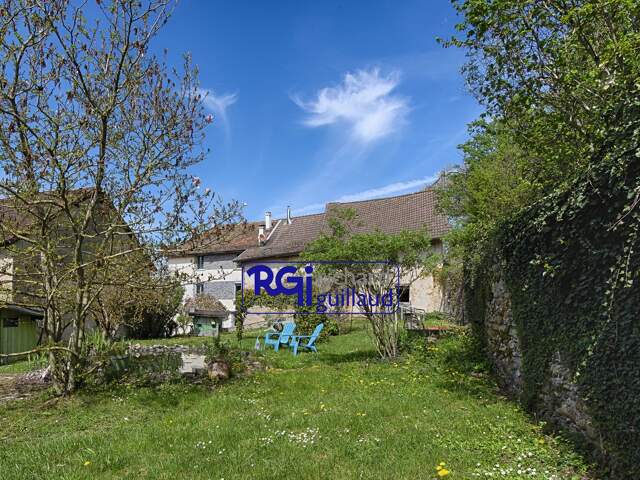 Maison en pisé  4 Chambres + dépendances 120 m² — village calme — photo du bien
