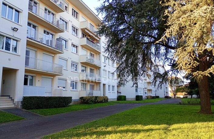 RENNES SUD / PIGEON BLANC – T2 lumineux avec parking, cave et beau potentiel d’aménagement - libre — photo 3