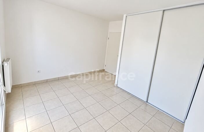 A SAINT AUBIN DE MEDOC (33): Rare- T3  lumineux de 63,05 m² au dernier étage, avec terrasse couverte et place de parking privative — photo 5