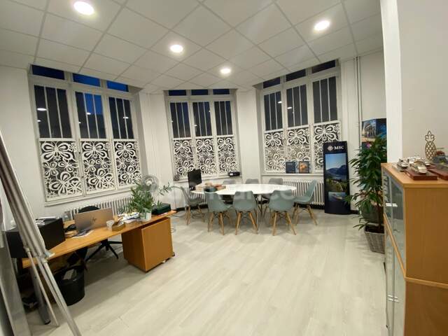 Local/bureau à louer ROUBAIX (59) Quartier:gare, centre-ville 114,85m2 , 2 parkings, zone franche — photo du bien