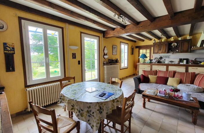 24400 Mussidan quartier calme maison de 142 m² 6 pièces 3 chambres  dépendances sur 3764 m2 — photo 5