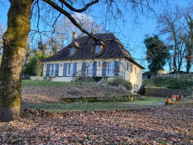Maison 24400 Mussidan 6 pièces 112 m2 sous sol total  garage atelier pièce grenier  jardin 2350 m² — photo du bien