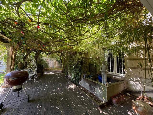 PESSAC CENTRE - PROPRIÉTÉ D'EXCEPTION AU CHARME INTEMPOREL ET JARDIN CONFIDENTIEL — photo du bien