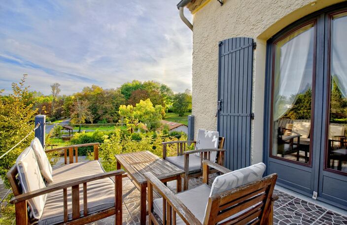 Maison lumineuse de 191 m² - Confort, calme et potentiel à Fargues-Saint-Hilaire — photo 2