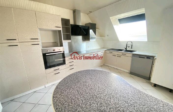 Vente maison 6 pièces 140 m² Mailly-le-Camp (10230) — photo 2