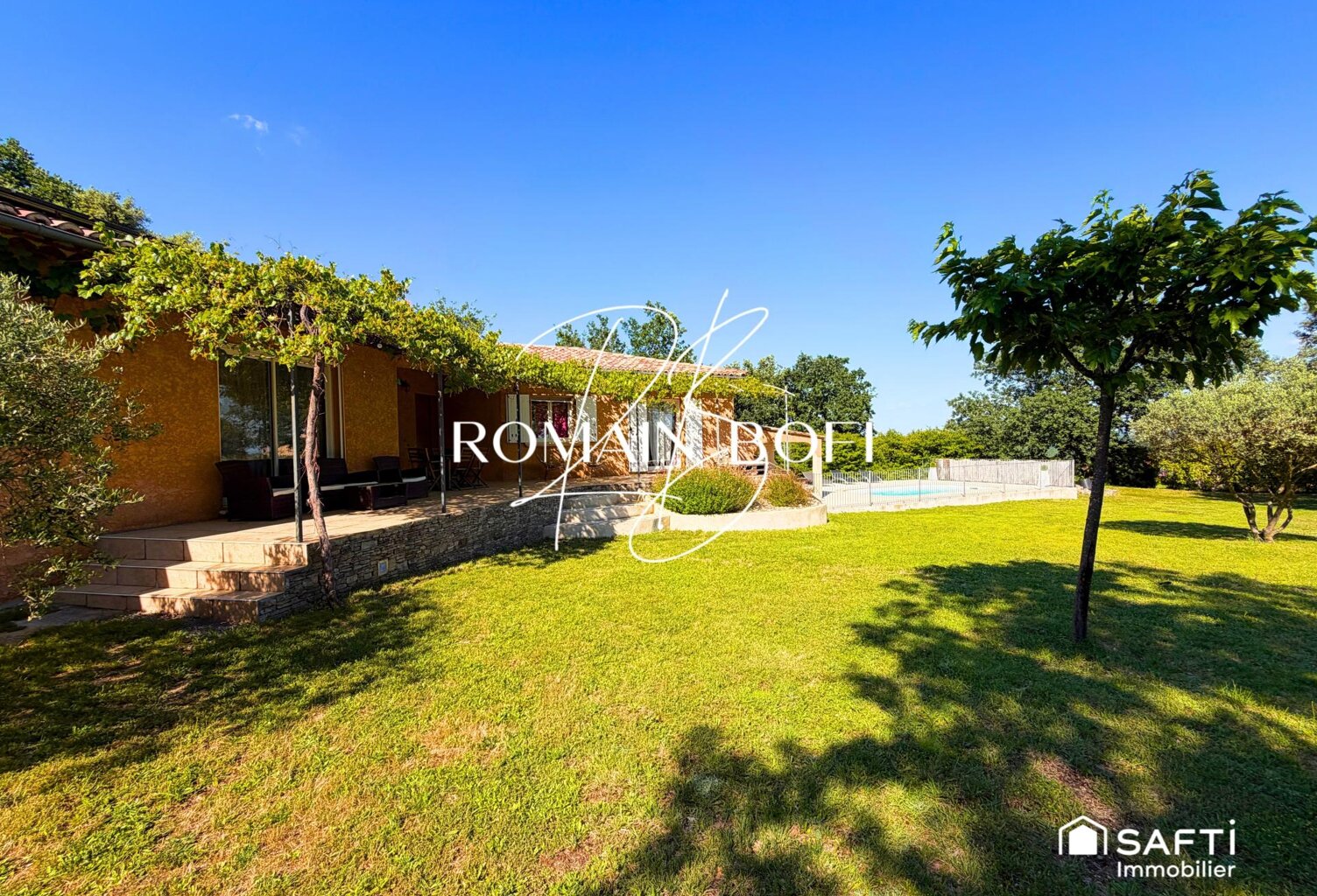 Maison 5 pièces de 130m2 sur 2480m2 de terrain avec piscine — photo 1