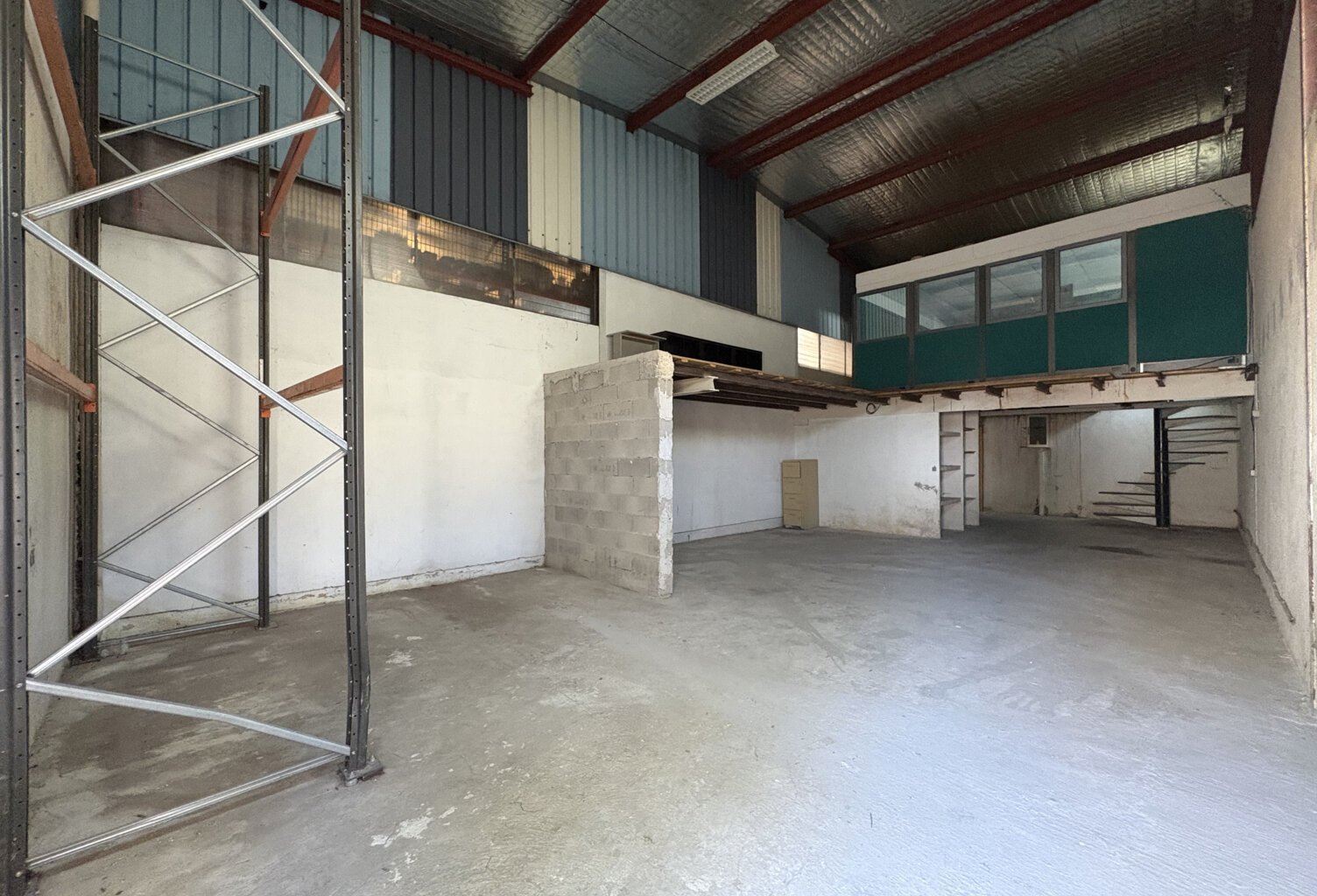 Entrepôt - Zone des paluds — photo 1