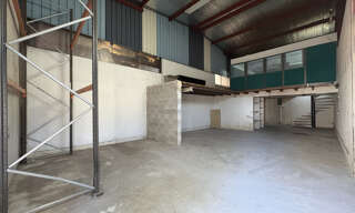 Local industriel  110 m² à louer à Aubagne (13400)
