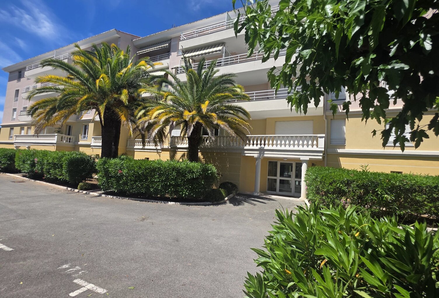 Appartement -2chambres - terrasse 20m² - garage - parking — photo 1