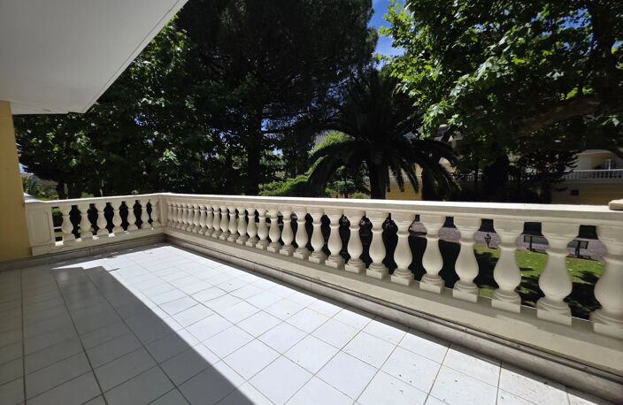 Appartement -2chambres - terrasse 20m² - garage - parking — photo 2