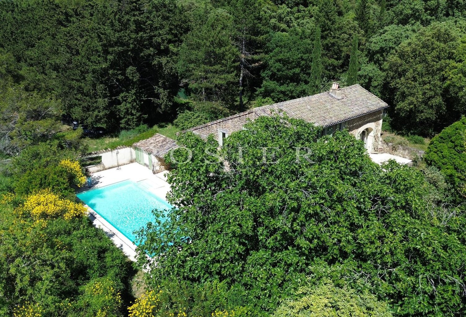 Grignan à 5 minutes– Propriété en pierre avec piscine et vue dég — photo 1