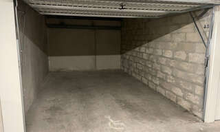Garage   m² à louer à Aix-en-Provence (13100)