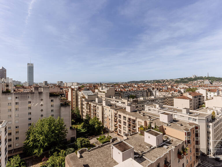 LYON 6, ETAGE ELEVE, 111.07m², BALCONS, GRAND GARAGE — photo 1