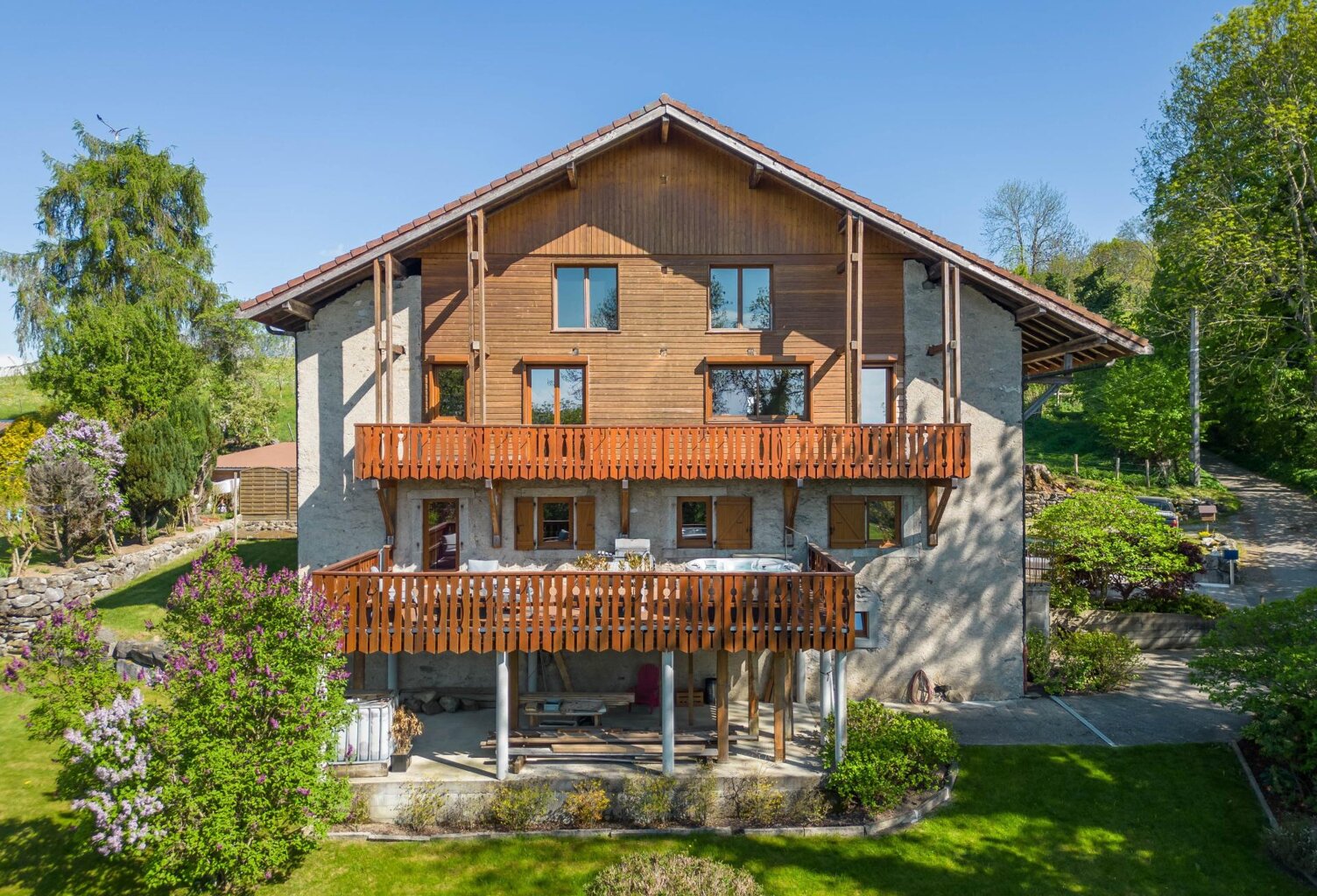 ANCIENNE FERME RÉNOVÉE. NATURE, VUE LAC & BEAU POTENTIEL D'ÉVOLUTION — photo 1