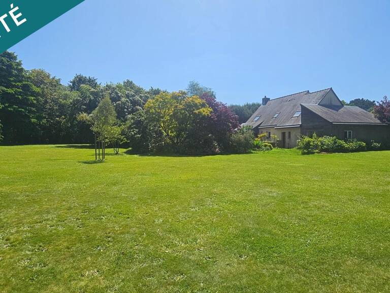 Grande propriété familiale avec piscine, dépendances et fort potentiel constructible — photo 1