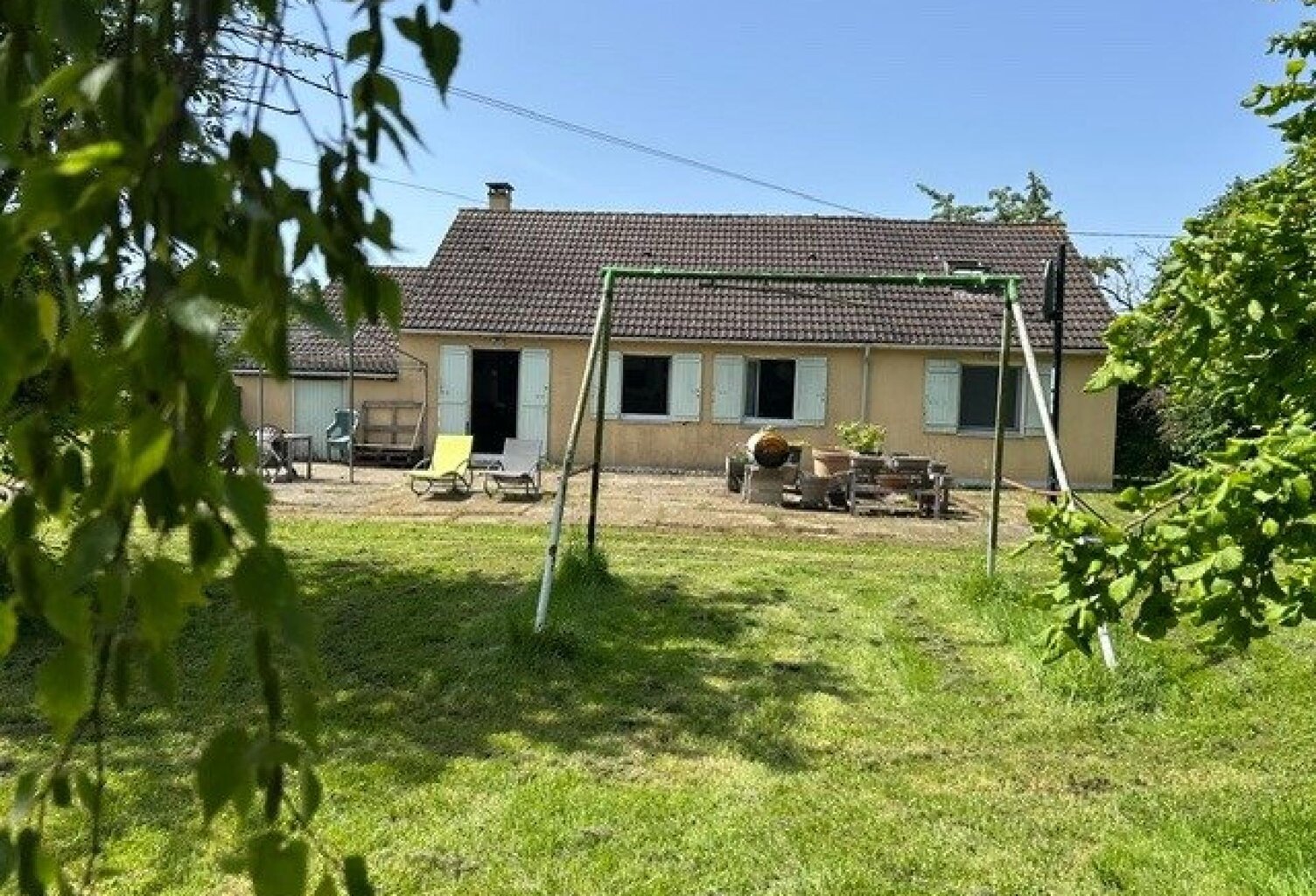 A 10 Minutes de la gare de Bréval, pour St Lazare, Maison Familiale , 5 Chambres — photo 1