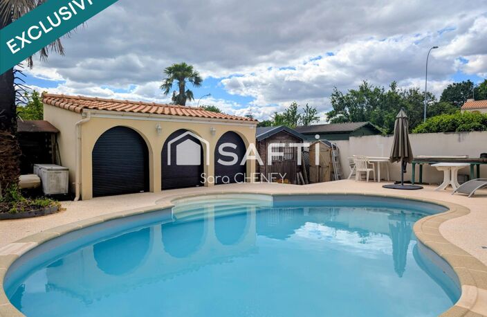 Maison plain-pied, piscine, garage et salle cinéma — photo 2