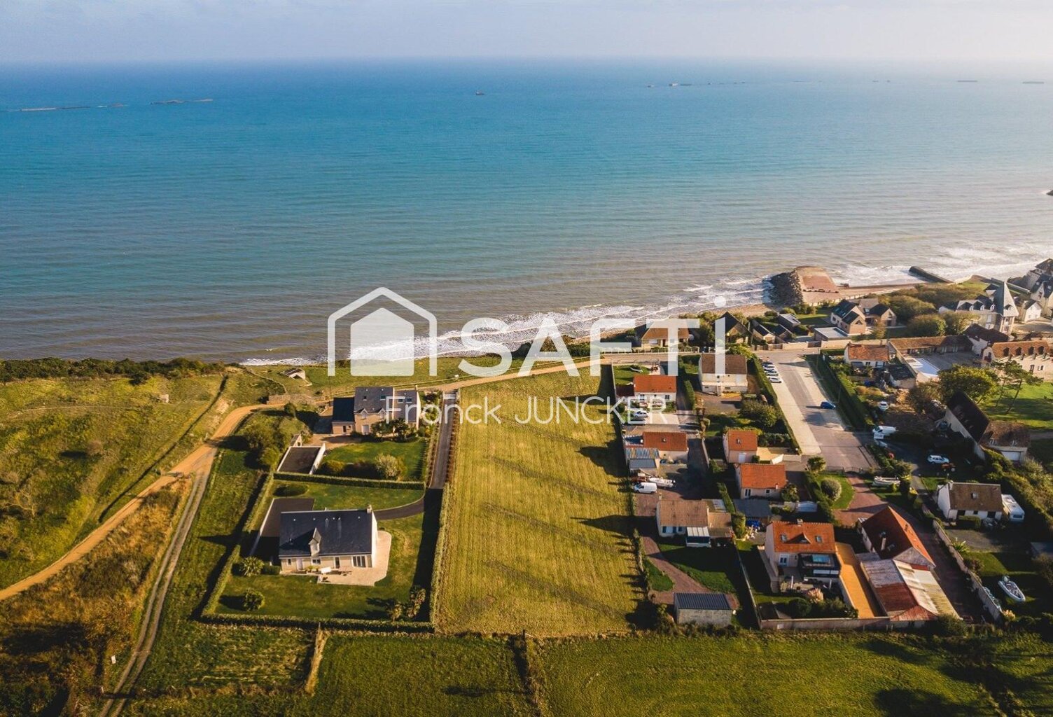 Terrain viabilisé de 800 m²  Arromanches / Courseulles-sur-Mer / Caen — photo 1