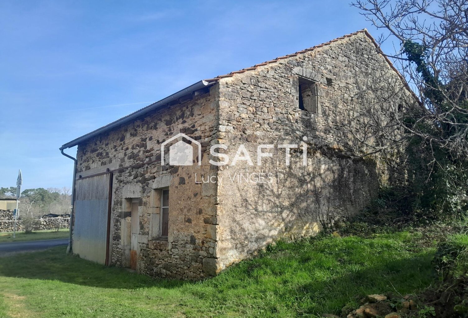 Dans un petit village au calme — photo 1