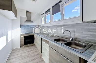 Appartement 3 pièces 740 €