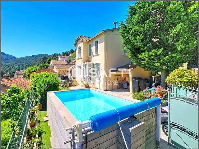 Superbe maison 6 pièces 130 m² avec piscine — photo du bien