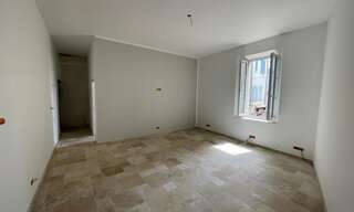Immeuble  104 m² à vendre à Le Luc (83340)