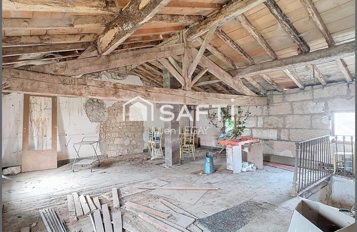 MAISON A RENOVER AVEC BEAU POTENTIEL, GARAGE ET JARDIN — photo 5