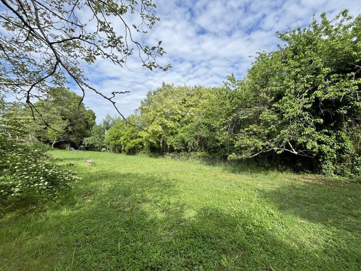 Saint-Romain-la-Virvée, Terrain 4450 m² à 108 000€