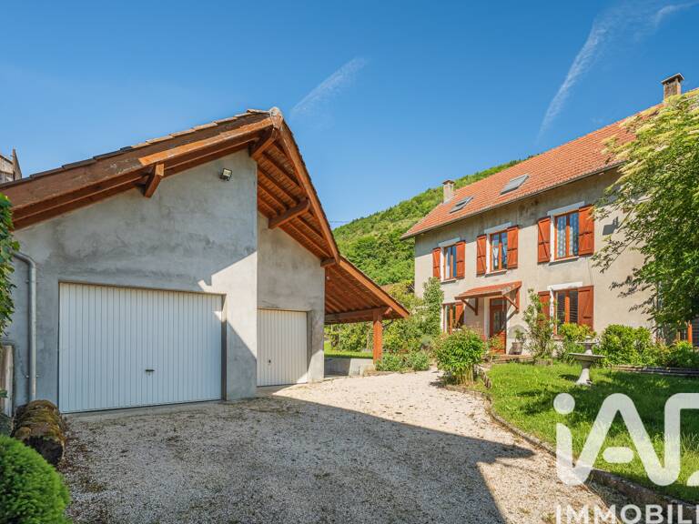Vente Maison/villa 8 pièces — photo 1