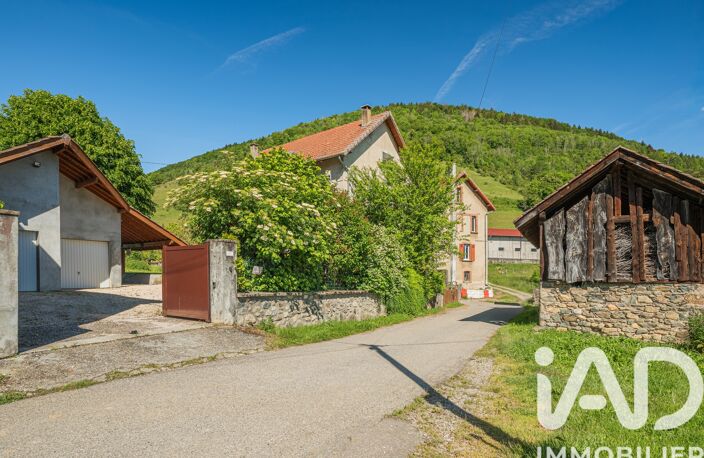 Vente Maison/villa 8 pièces — photo 2