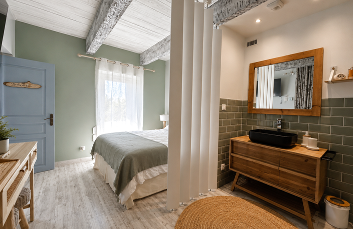 Maison de caractère en pierre   rénovée avec goût   piscine intérieure chauffée — photo 4
