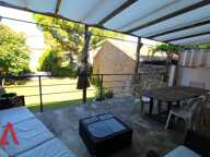 Maison vigneronne d'exception de 8 pièces avec immense potentiel, terrasse ensoleillée, jardin, garages et caves viticoles  Gabian  340 000  — photo 2