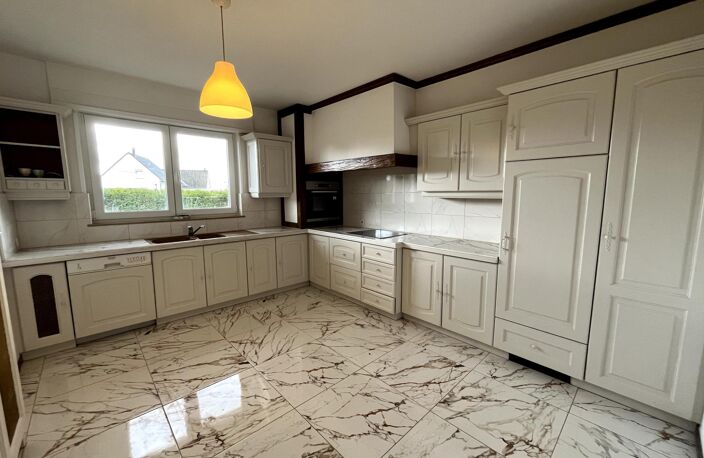 Belle maison plain-pied de 151 m² avec 4 chambres et sous-sol complet sur 16,50 ares à Hirtzfelden — photo 2