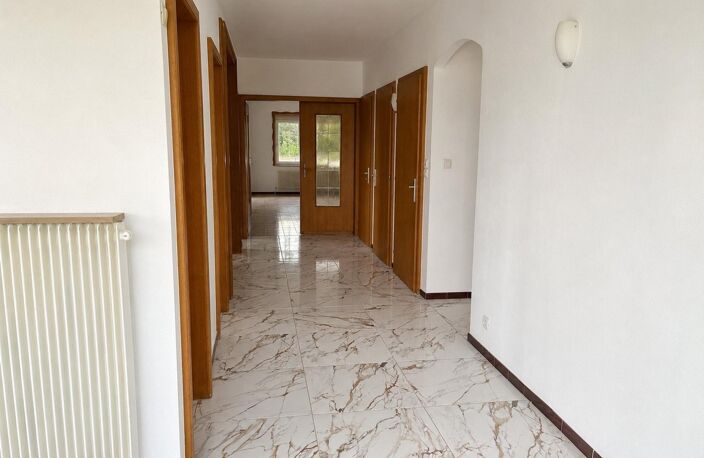 Belle maison plain-pied de 151 m² avec 4 chambres et sous-sol complet sur 16,50 ares à Hirtzfelden — photo 5