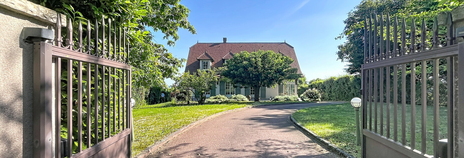 Maison 8 Pièces 224 m² à vendre à Maubec (38300)