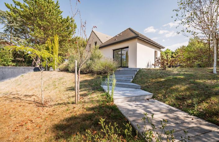 villa familiale avec beaux volumes et grand terrain arboré — photo 2