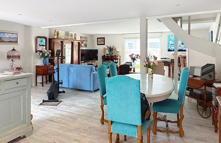 MAISON 4 CHAMBRES CLÉ EN MAIN AVEC PISCINE CHAUFFÉE ET SPACIEUSE PIÈCE DE VIE — photo 4