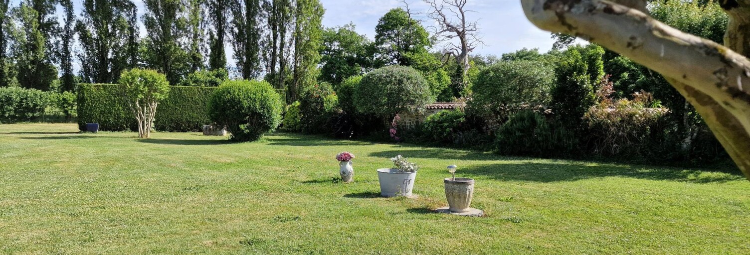 Maison 8 Pièces 213 m² à vendre à Montpellier-de-Médillan (17260)