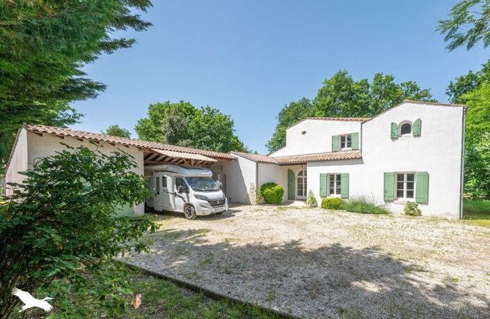 Villa de 9 pièces principales — photo 2